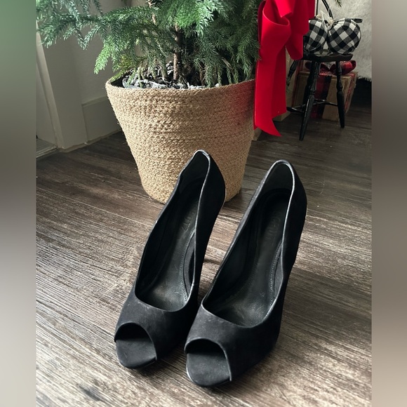 SCHUTZ Black Open Toe Leather Pumps With Gold Heels Size 7.5 - Picture 2 of 8